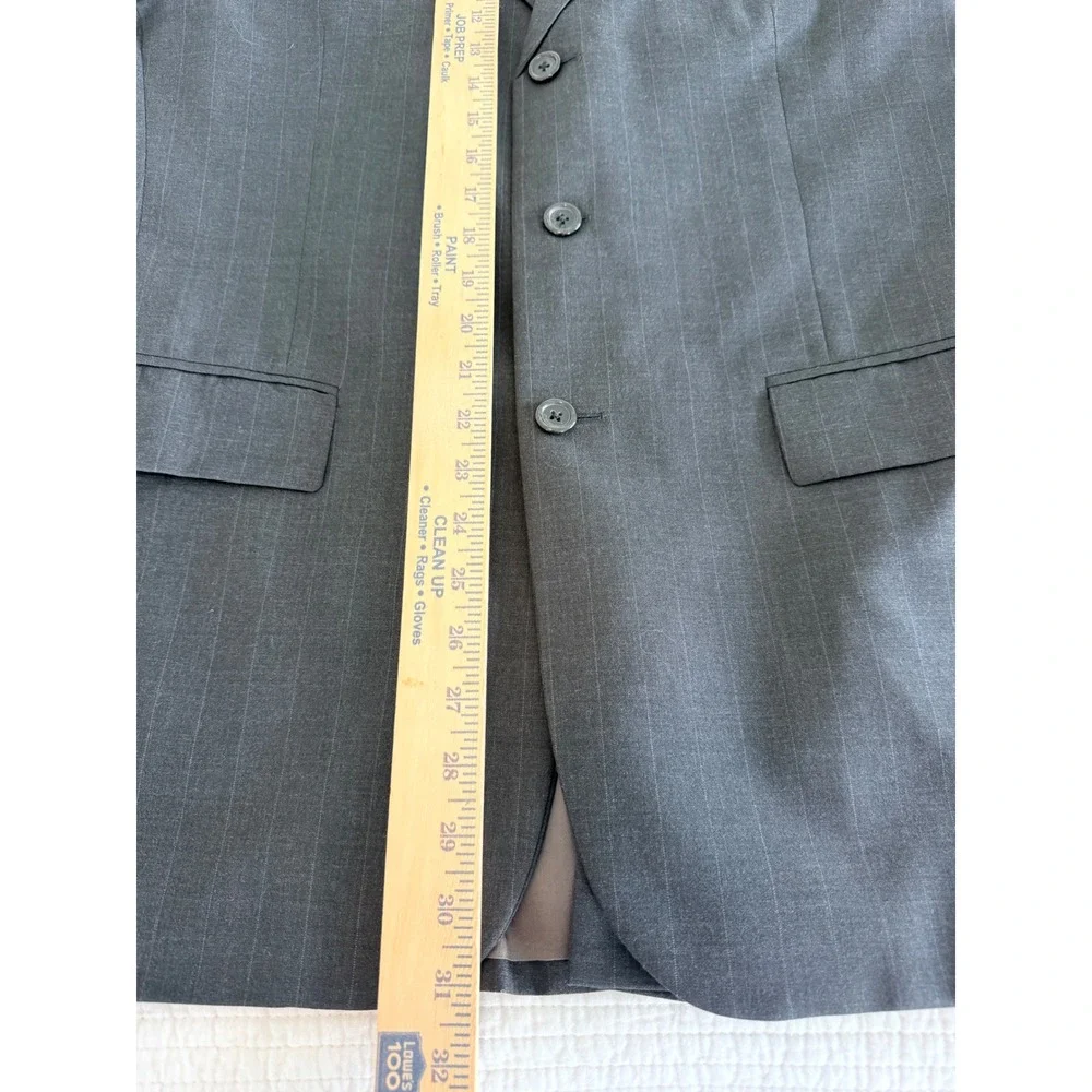 Jos. A. Bank Mens 40R Wool Pinstripe Suit Charcoal Gray 3 Button Pleated Cuffed